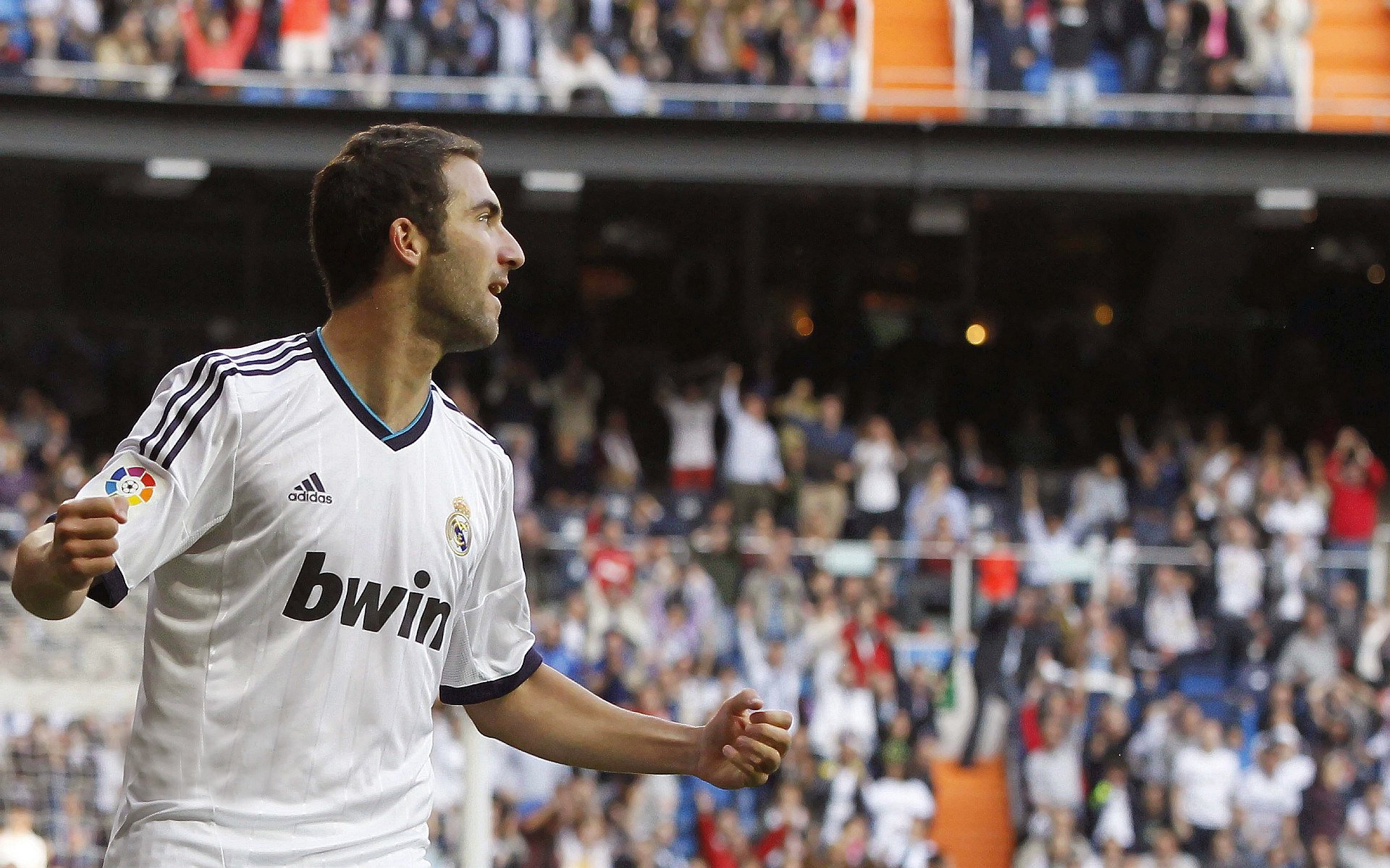 皇马快速反击战术：抓住每一个反击良机，皇马快速反击视频