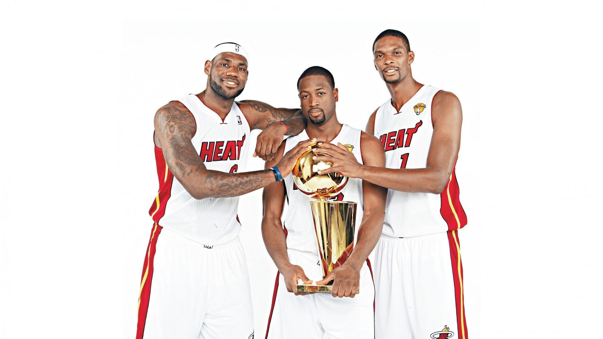 科技加持：AI裁判、数据监控让比赛更公平更智能